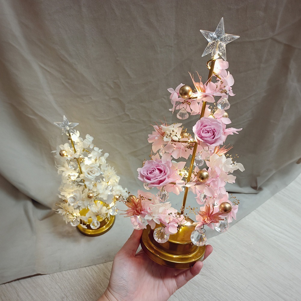 【KIRA與花花藝】聖誕獻禮．水晶LED燈永生花聖誕樹/浪漫粉/聖誕禮物/聖誕節/交換禮物/聖誕樹-細節圖8