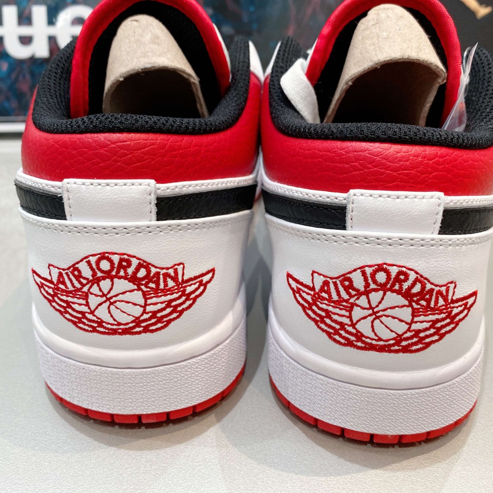 《Value》Jordan 1 Low AJ1 黑白 白紅 芝加哥 低筒 籃球鞋 喬丹 情侶鞋 553558-118-細節圖3