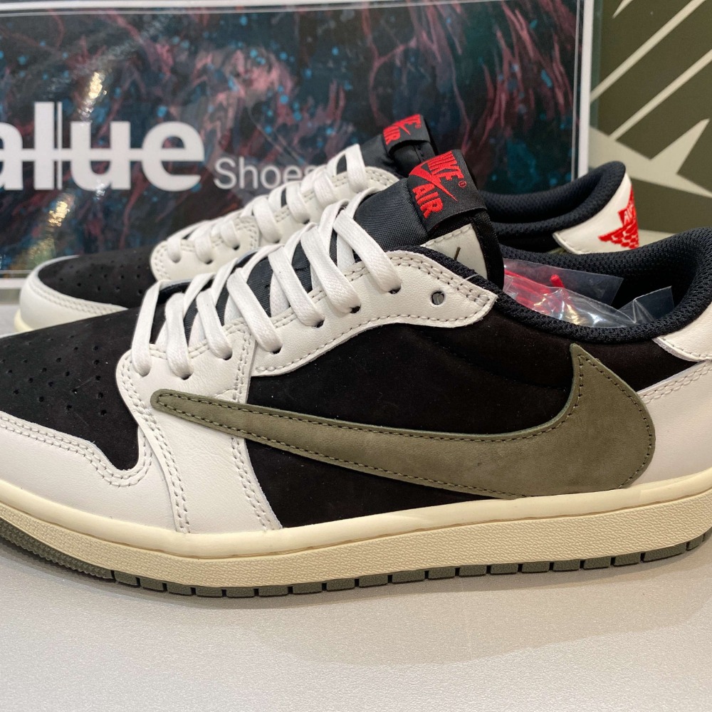 《Value》NIKE Jordan 1 Travis Scott 白色 白黑 白綠 橄欖 倒勾 DZ4137-106-細節圖2