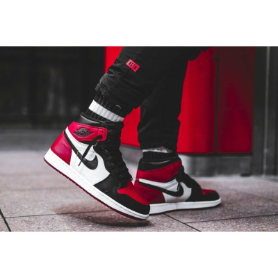 《Value》Air Jordan 1 Retro High Bred Toe 黑紅 黑腳趾 高筒 555088-610