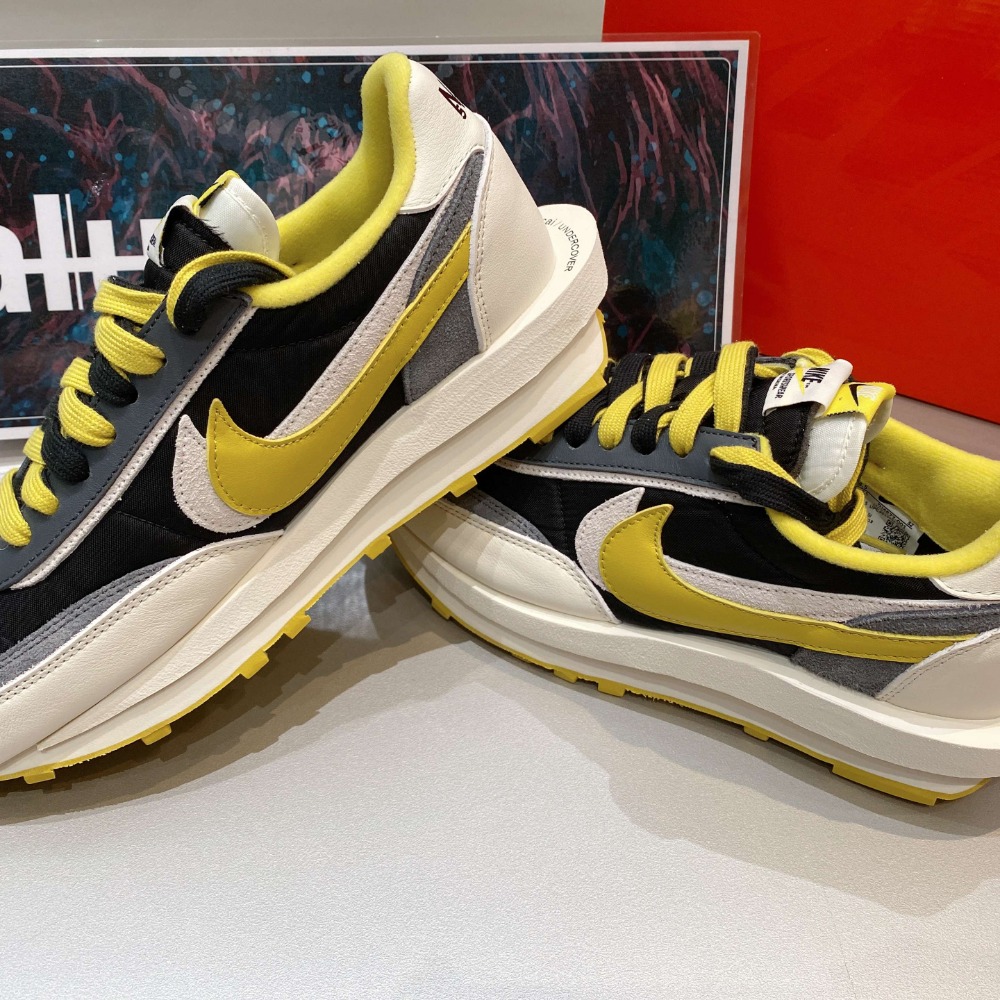 《Value》Undercover x Sacai x Nike Waffle 黑黄 解構 慢跑鞋 DJ4877-001-細節圖7