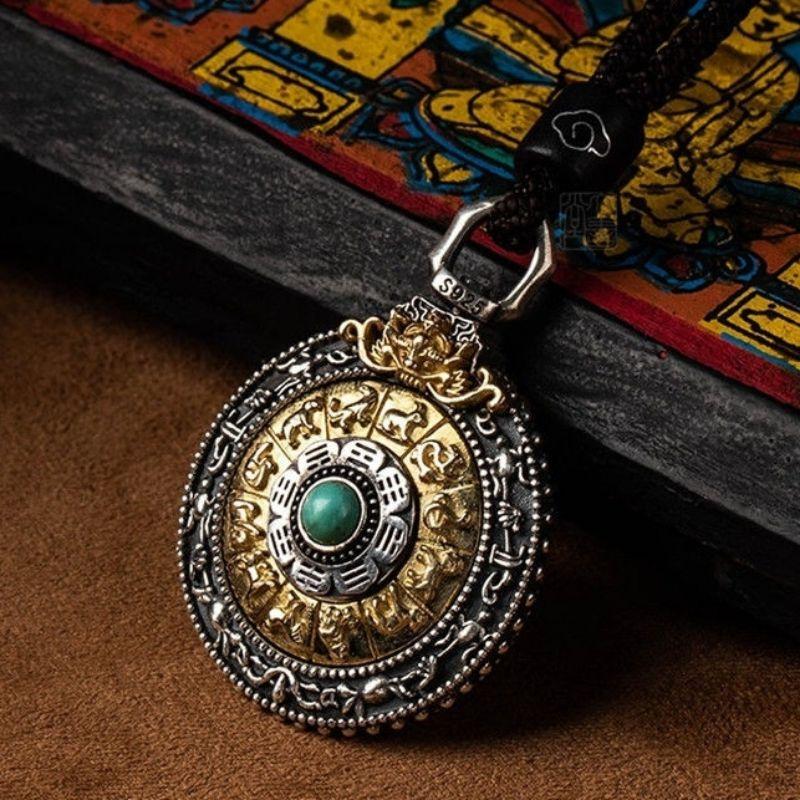 **『運福閣』【開光】旋轉式雙面純銀九宫八卦牌，九宫八卦咒牌，文殊九宫八卦，十二生肖八吉祥，辟邪轉運，鎮宅護身-細節圖3