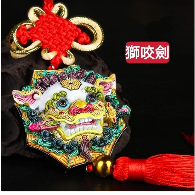 『富貴坊』【開光】彩繪獅咬劍麒麟龍頭掛飾，獅咬劍，麒麟，龍頭，石敢當，鎮宅，辟邪，化煞，擋煞K02-細節圖2