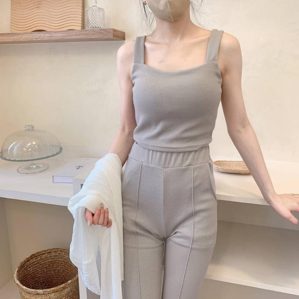 季末 現貨出清 🫶獨家🎉休閒方領背心+喇叭褲套裝-細節圖6