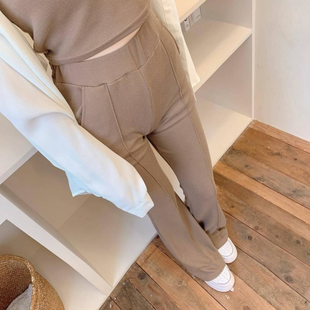 季末 現貨出清 🫶獨家🎉休閒方領背心+喇叭褲套裝-細節圖7