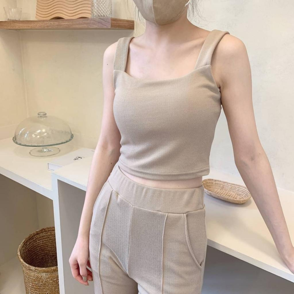 季末 現貨出清 🫶獨家🎉休閒方領背心+喇叭褲套裝-細節圖9