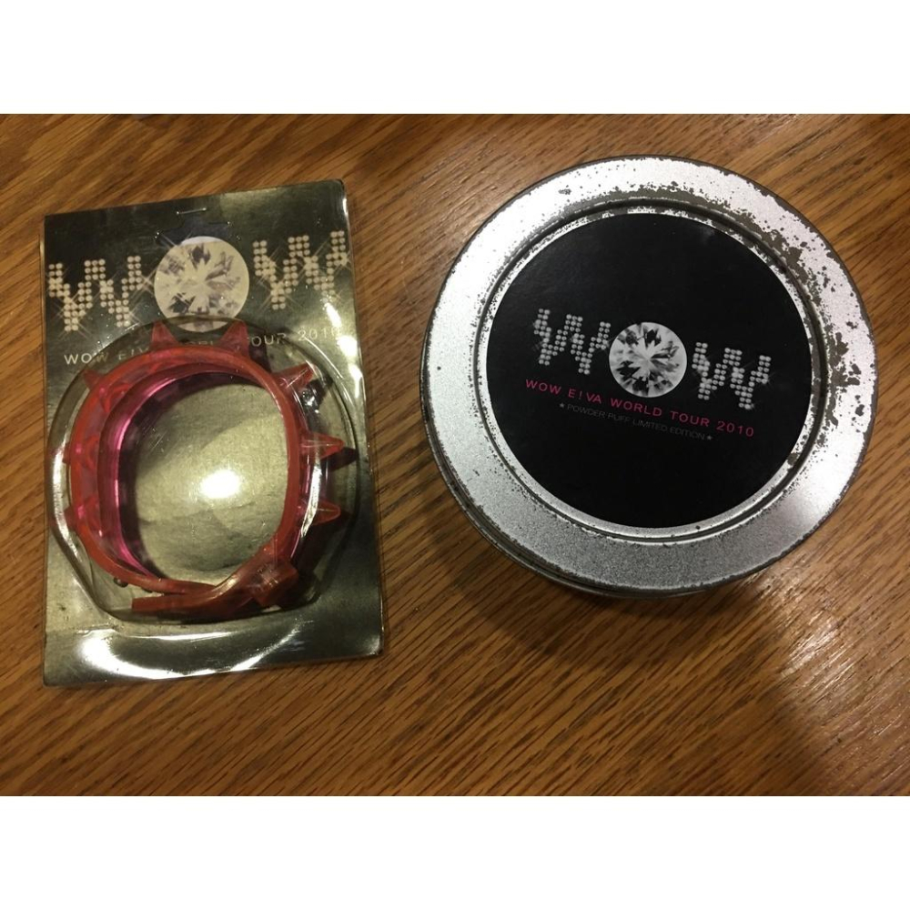 【阿得追星收藏品】蕭亞軒 WOW演唱會週邊｜ 不愛請閃開酷帥 鉚釘螢光手環/ 閃閃動人派對粉撲 / 閃閃惹人愛 鑽光組合-細節圖5