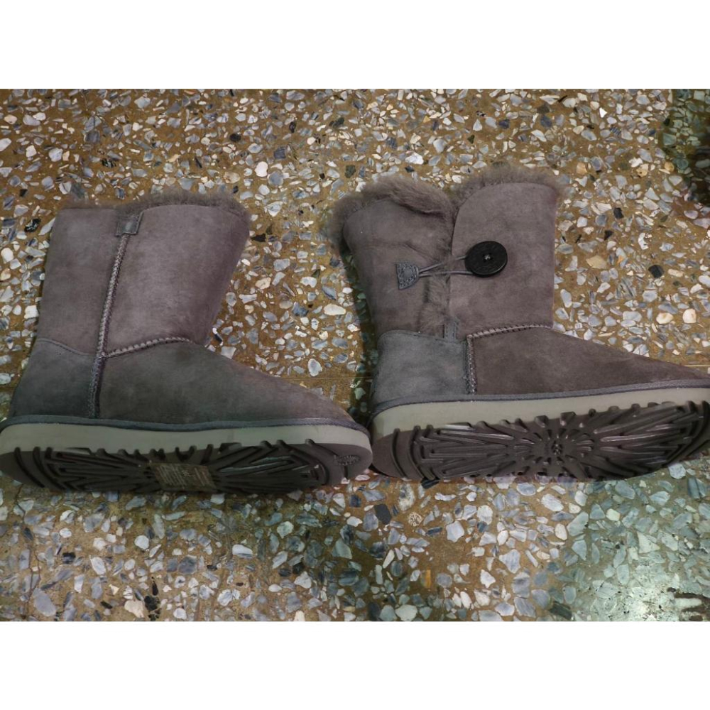 全新 正品 澳洲 UGG 雪靴 100%羊皮毛 低筒 5853灰 & 5803黑-細節圖7