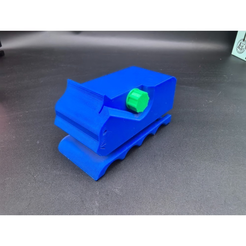 滾滾貓 DIY 貓抓板切割器 🎁 紙箱切割器 紙箱切條器 瓦楞紙裁切器 貓抓板 切割器 多種顏色-細節圖3