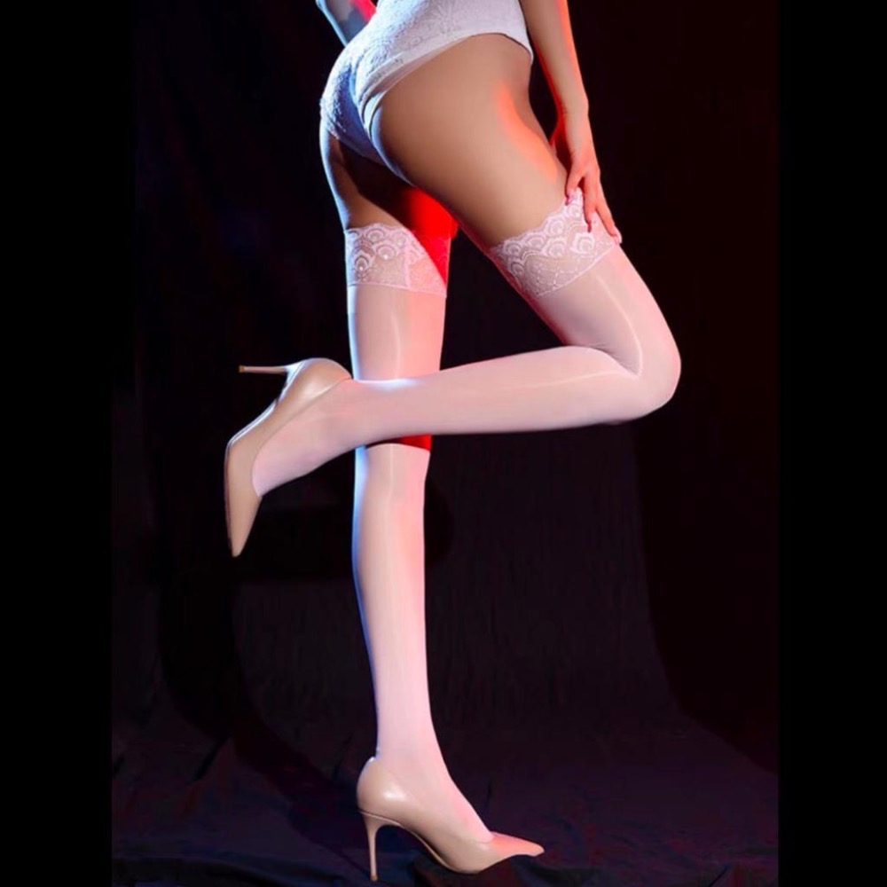 珞櫻最新🖤 912針 油亮8D 馬油蕾絲大腿襪 8370 極光絲滑質感 吊帶襪 長筒絲襪 白色絲襪黑色絲襪開襠免脫-細節圖9