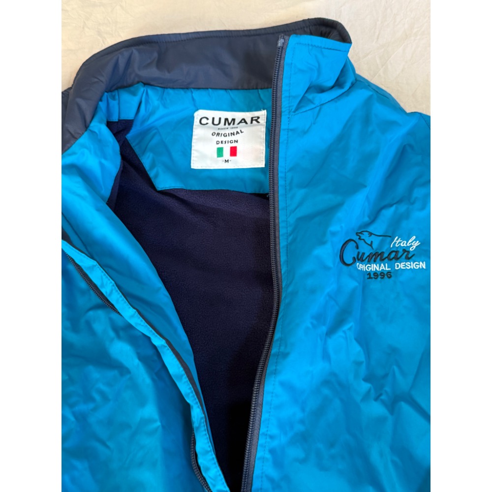 CUMAR 🇮🇹 湖水藍 青藍色 防風外套 鋪棉 保暖 內刷毛 夾克 非 羽絨外套 背心 uniqlo 連帽 上衣-細節圖2
