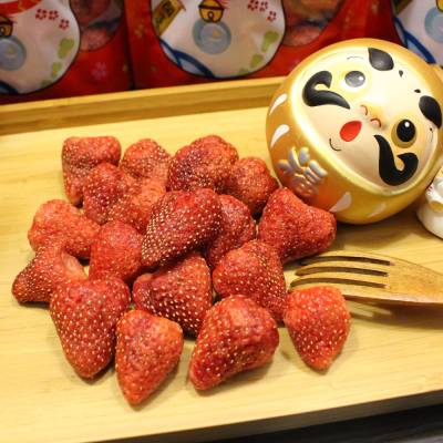 🔥草莓凍乾100g🍓🇰🇷 韓國歐吉桑凍草莓乾，以急速低溫保留草莓原汁原味，每一顆都可以吃到酸甜草莓果香原味，現貨