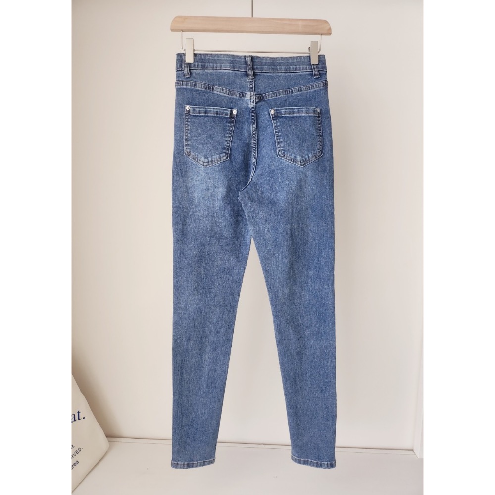 🌟極緻顯瘦🌟 左右雙釦微刷白✅修身窄管褲 窄直小腳褲💯-細節圖6