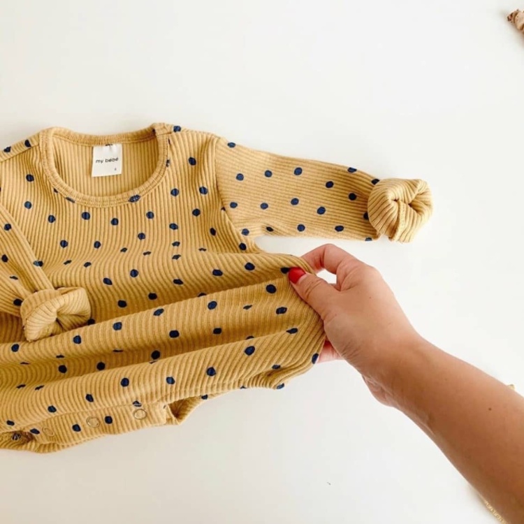 包屁衣【24H出貨】💛韓系 點點印花長袖包屁衣（附贈帽子）包屁衣 新生兒包屁衣 長袖包屁衣 新生兒衣服 嬰兒衣服 童裝-細節圖8