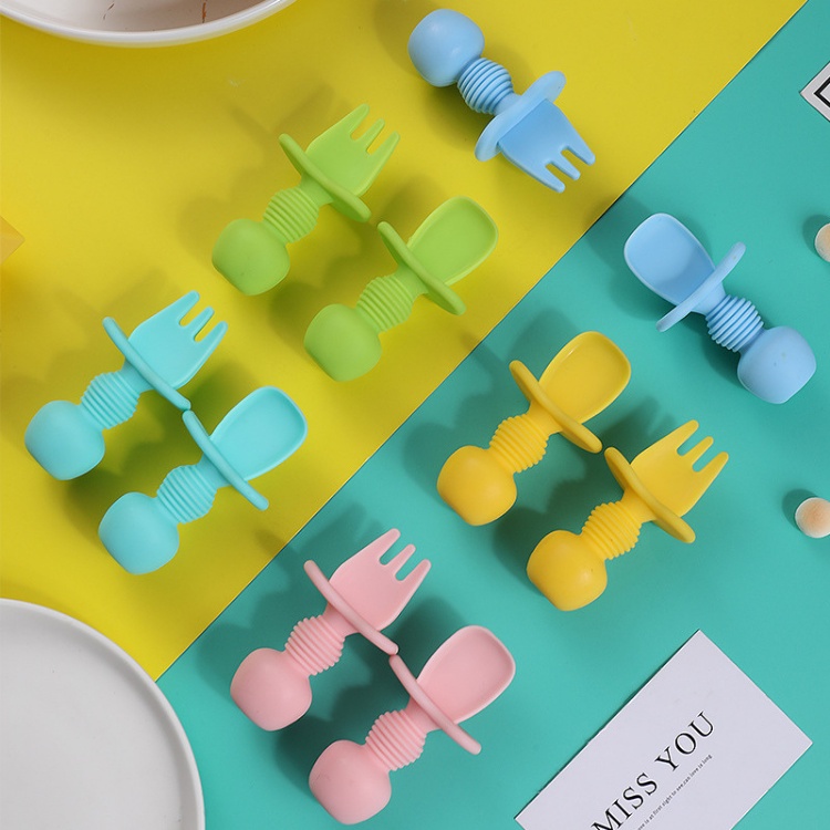 【台灣現貨】💛奶嘴 寶寶湯匙 共五色  兒童餐具 嬰兒湯匙 學習湯匙 學習餐具 嬰兒餐具 寶寶餐具 食品級矽膠 餐具-細節圖2