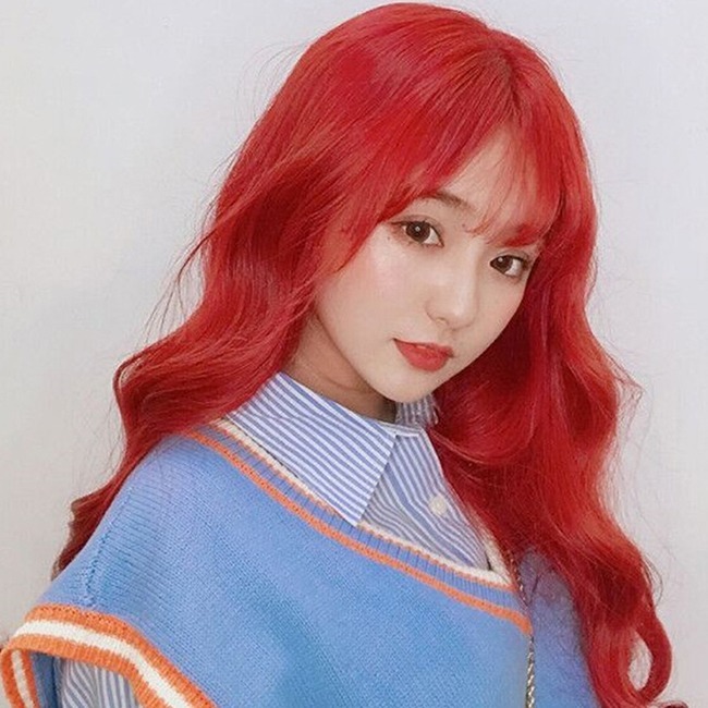 空氣瀏海大波浪長捲髮【紅色】男女通用假髮 男扮女 偽娘變裝 角色扮演 Cosplay 網美 直播 表演派對裝扮-細節圖3