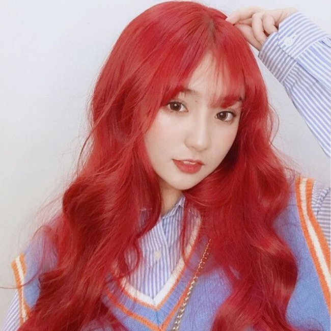 空氣瀏海大波浪長捲髮【紅色】男女通用假髮 男扮女 偽娘變裝 角色扮演 Cosplay 網美 直播 表演派對裝扮-細節圖4