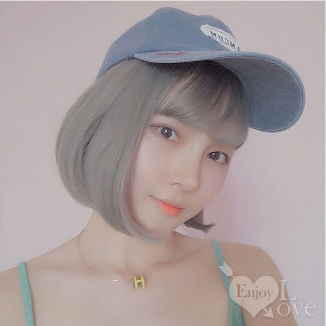 裝扮假髮 空氣瀏海C字內灣燙短直髮【奶奶灰】男女通用假髮 網美直播 角色扮演 舞會表演派對裝扮 男扮女 偽娘變裝-細節圖5