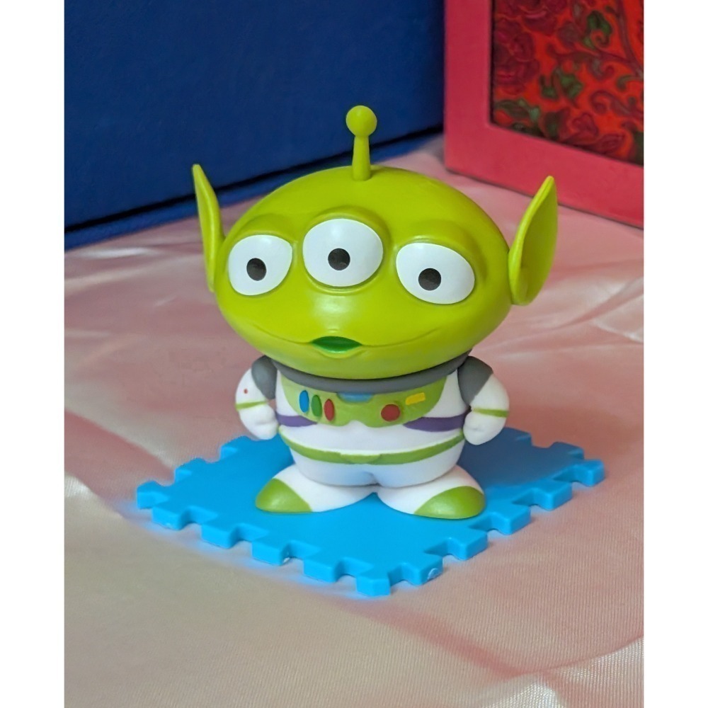 野獸國三眼怪變裝派對特別版玩具總動員外星人黑白配版胡迪夜光版巴斯光年透明版熊抱哥火腿豬怪獸電力公司珠光版毛怪金屬色版阿布-規格圖11