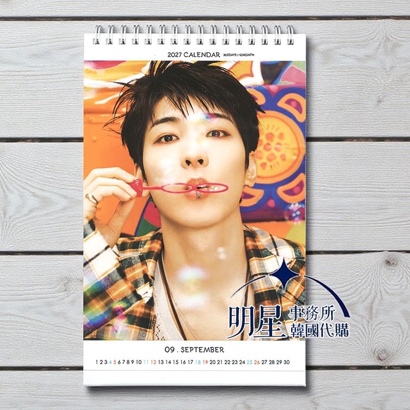 韓國代購 SVT 全圓佑 SEVENTEEN WONWOO 2026 ~ 2027 年曆 直立式桌曆台曆+貼紙-細節圖2