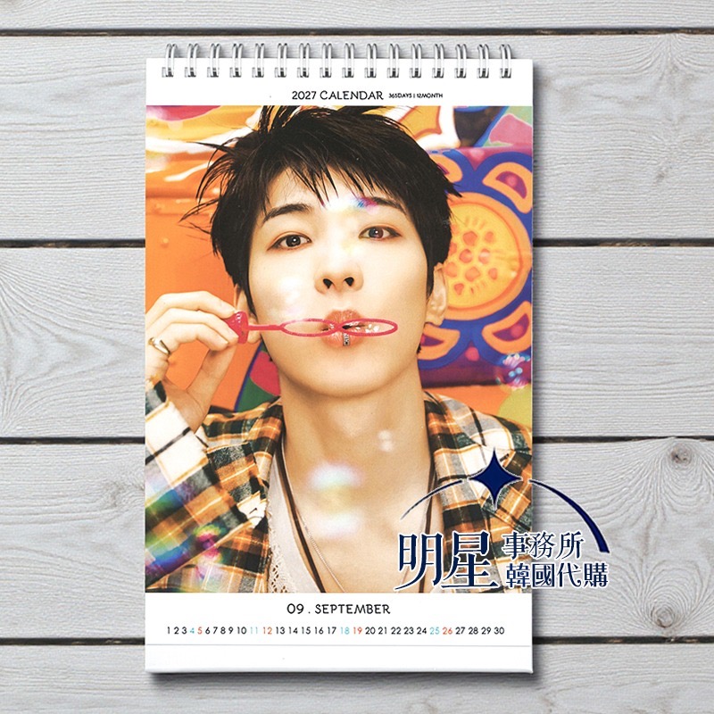 韓國代購 SVT 全圓佑 SEVENTEEN WONWOO 2026 ~ 2027 年曆 直立式桌曆台曆+貼紙-細節圖2