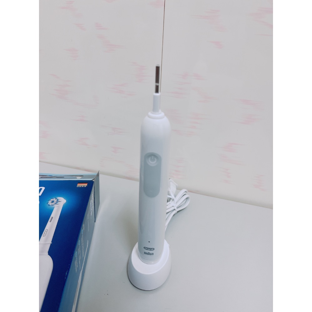 Oral B歐樂B 電動牙刷白色PRO1-機身+充電器（無附刷頭-需自另購牙刷頭）-可台中面交可議-細節圖3