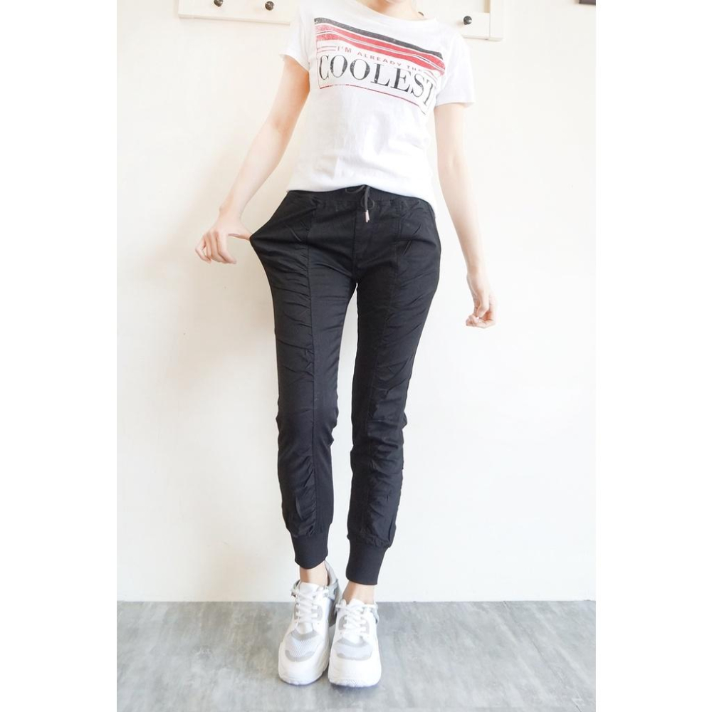 現貨 -8KG薄款彈力束口褲 女生縮口褲 鬆緊拉繩 顯瘦抓皺 百搭黑褲 束口褲女 休閒褲女【554-978】M~2L-細節圖5