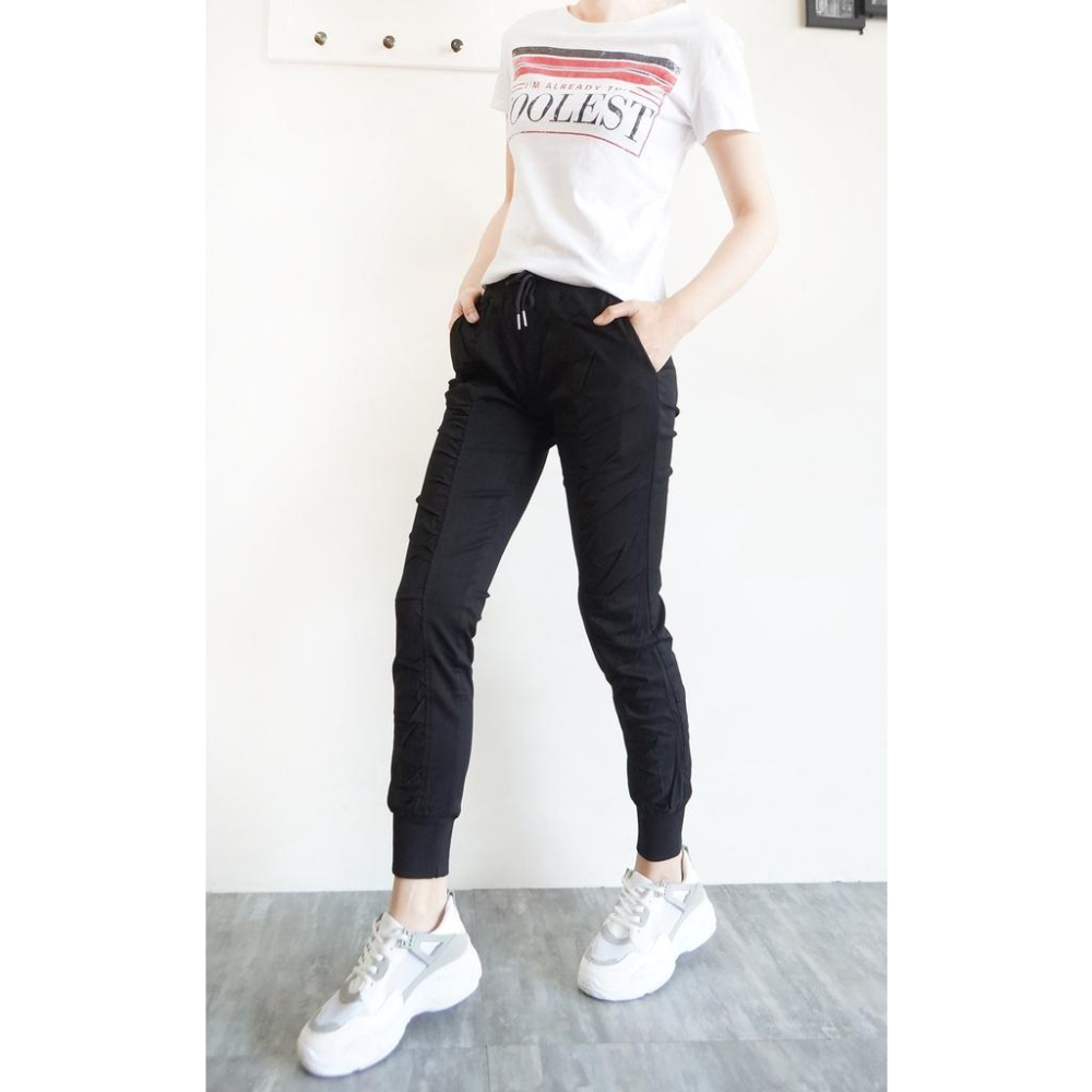 現貨 -8KG薄款彈力束口褲 女生縮口褲 鬆緊拉繩 顯瘦抓皺 百搭黑褲 束口褲女 休閒褲女【554-978】M~2L-細節圖7