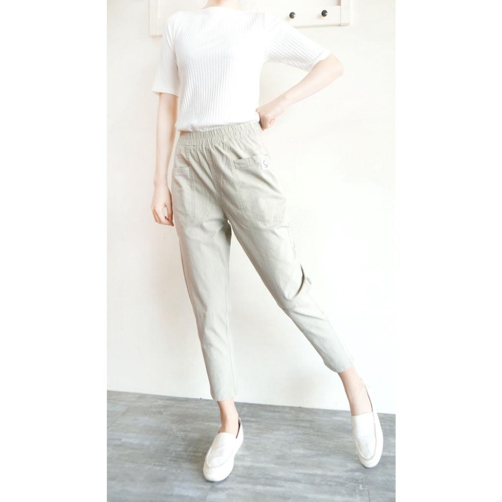 高腰鬆緊 休閒棉麻哈倫褲 寬鬆舒適 彈力顯瘦 素色百搭 春夏必備 薄款長褲 【253-612】M~2L(卡其、黑兩色)-細節圖6
