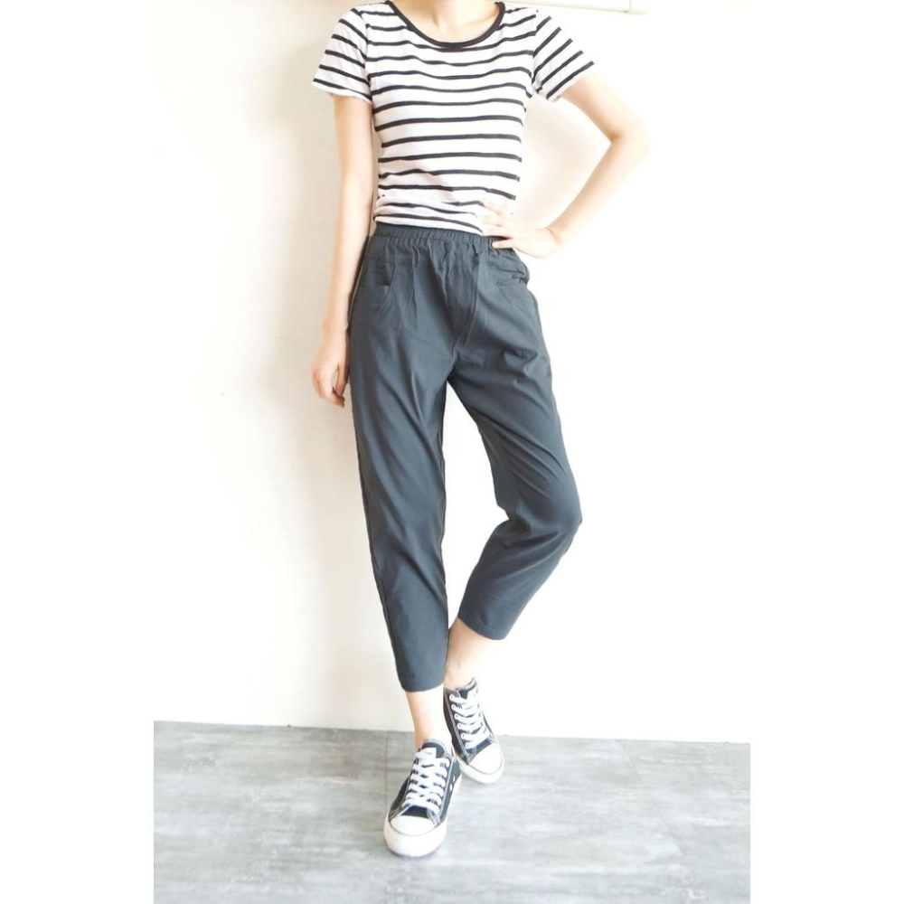 台灣現貨 冰絲涼感 超彈薄款哈倫褲 休閒褲 老爺褲 高腰鬆緊 寬鬆長褲 寬褲 ins素色百搭【959-767】黑、灰2色-細節圖6