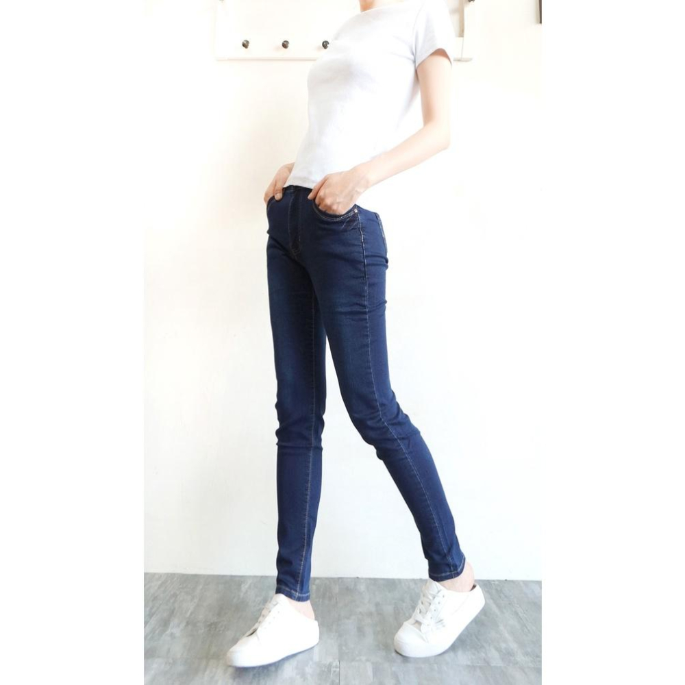 中大尺碼 中腰牛仔褲 彈力顯瘦 牛仔褲女 牛仔長褲 素面百搭 ins潮流 修身長腿 休閒長褲【535-779】M~3L-細節圖8