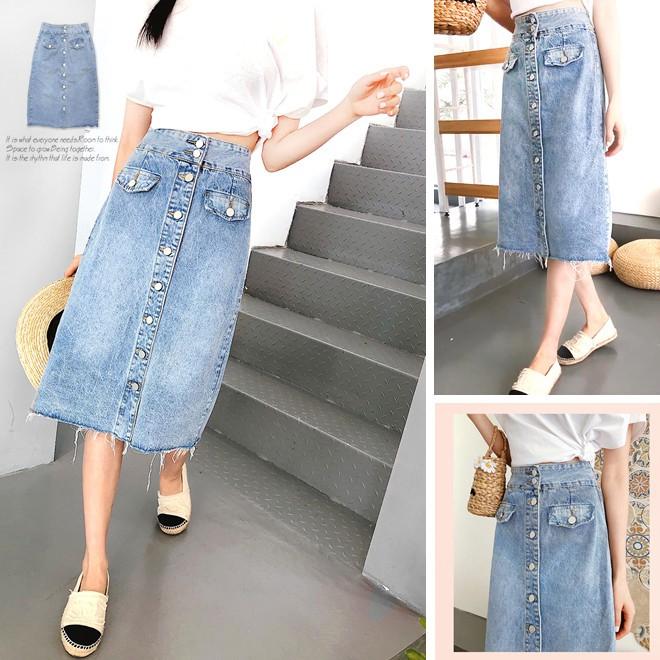免運現貨 牛仔長裙 牛仔裙 水洗復古刷色 A字長裙 挺版顯瘦 亮眼排釦 裙襬抓鬚【517-900】藍色(S~XL)-細節圖5