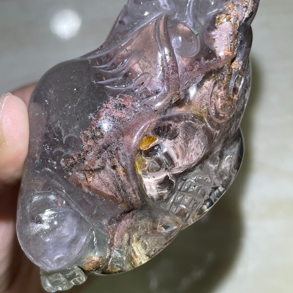 意象幽靈金蟾 幽靈水晶 帶彩虹光 三腳蟾蜍 三腳金蟾 招財開運擺件 附專屬帶彩燈底座 贈已穿孔粉晶愛心-細節圖8