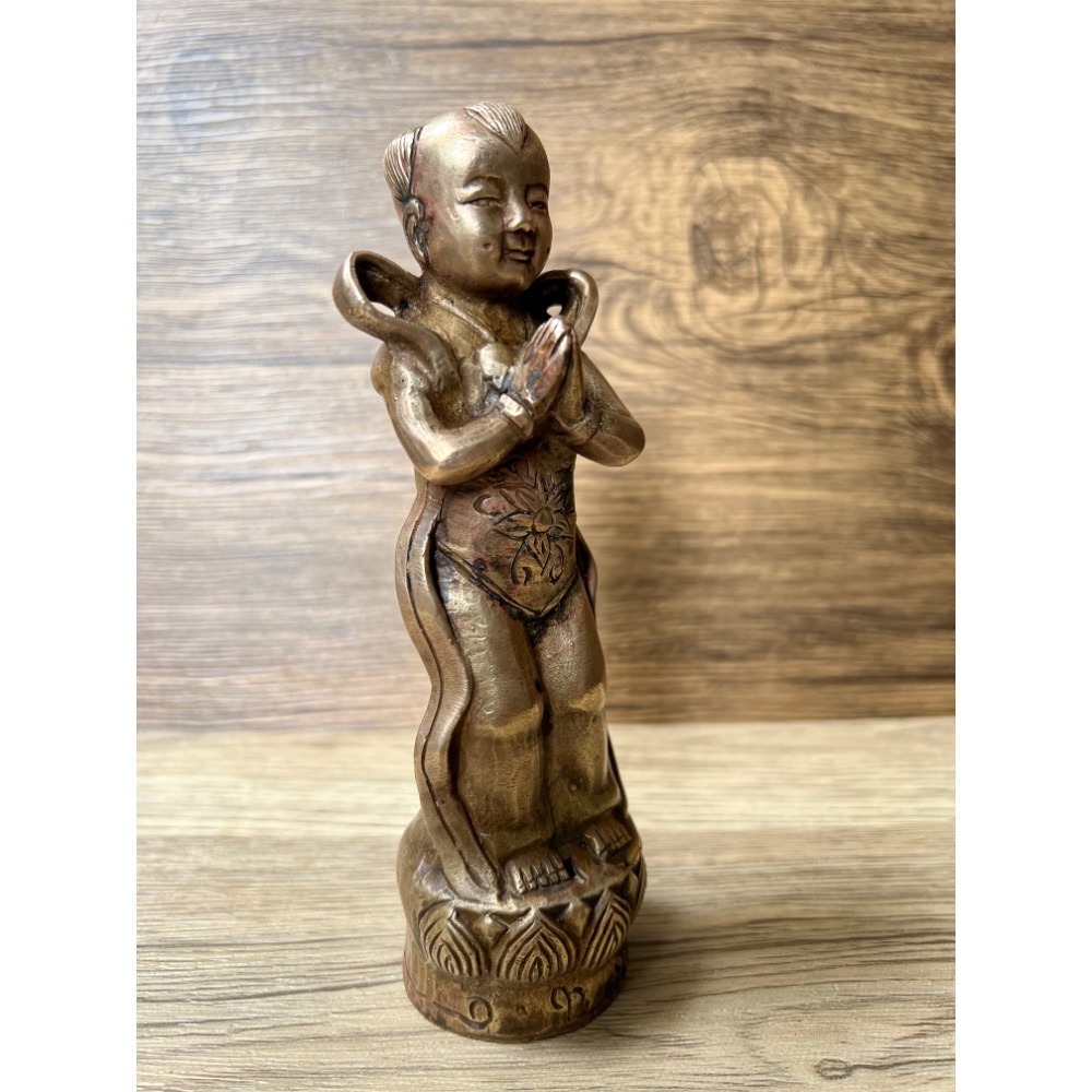 明清古董善財童子！是觀音菩薩的隨侍！其法像極具靈動，整體銅材質穩重。今特來找恩公，能捨難捨的人即開了善財的好緣份輕鬆得寶-細節圖3