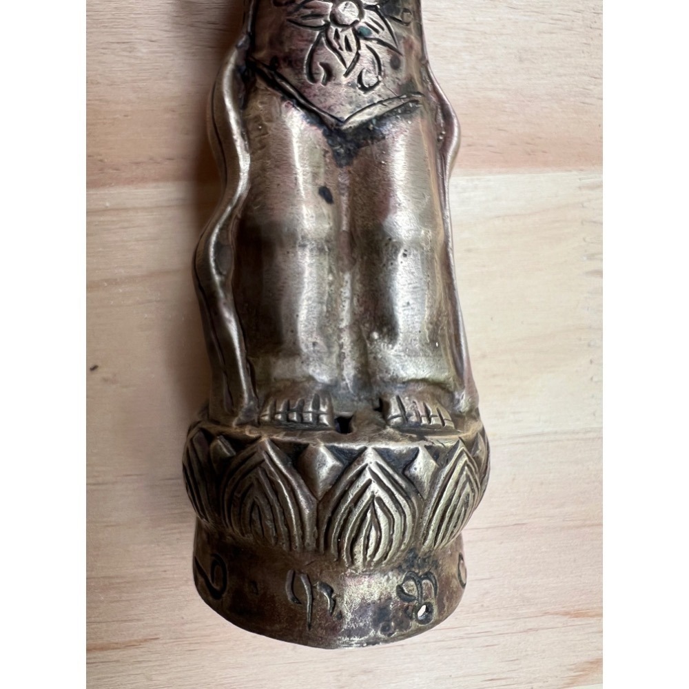 明清古董善財童子！是觀音菩薩的隨侍！其法像極具靈動，整體銅材質穩重。今特來找恩公，能捨難捨的人即開了善財的好緣份輕鬆得寶-細節圖9