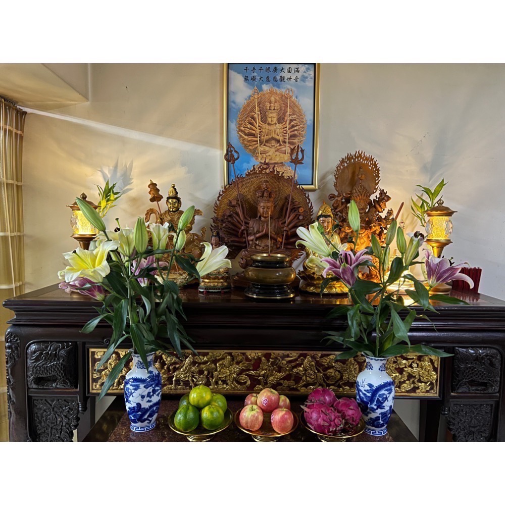 台灣製供佛純銅手染光明燈+純銅香爐很重真材實料一起賣只要六千原是供千手觀音用已移駕至大廳所以釋出給有需要的朋友可省很多錢-細節圖4