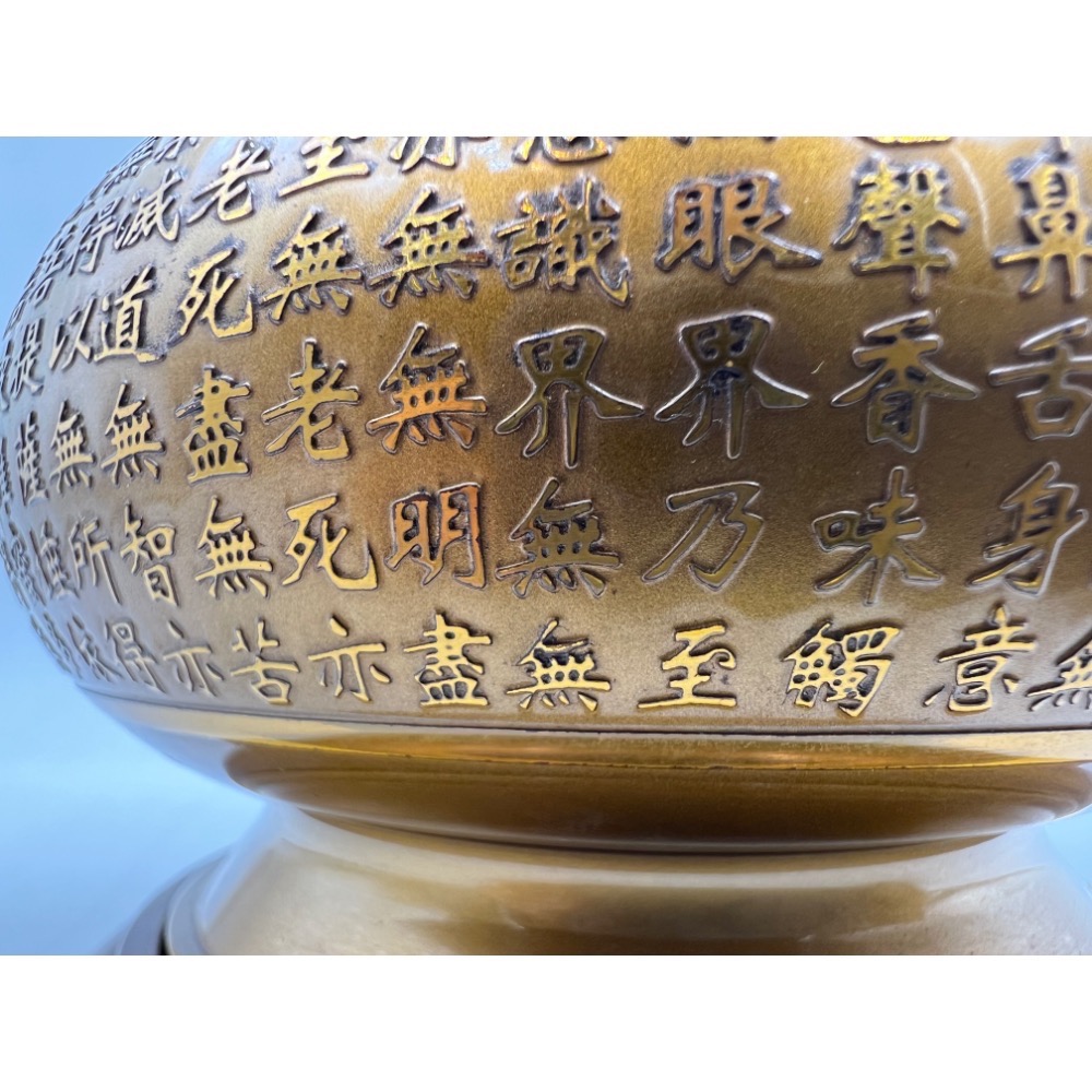 台灣製供佛純銅手染光明燈+純銅香爐很重真材實料一起賣只要六千原是供千手觀音用已移駕至大廳所以釋出給有需要的朋友可省很多錢-細節圖6