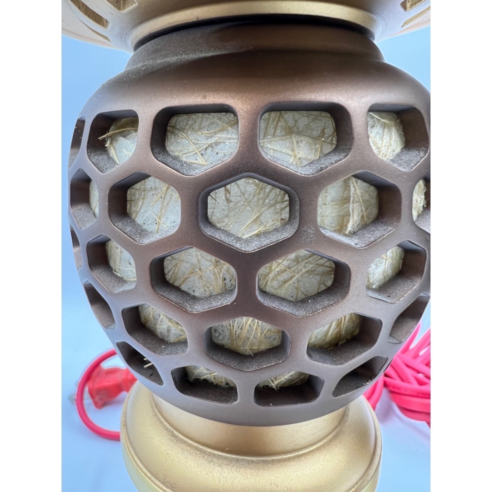 台灣製供佛純銅手染光明燈+純銅香爐很重真材實料一起賣只要六千原是供千手觀音用已移駕至大廳所以釋出給有需要的朋友可省很多錢-細節圖11