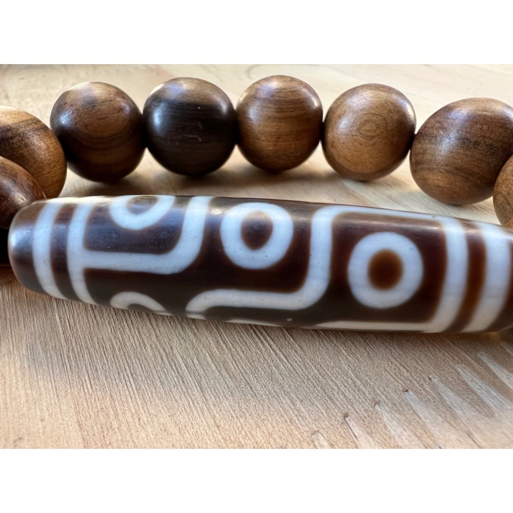 九眼接地氣力量此處最吉祥如理如法上師加持願力玉市阿姨小帥哥是做不到的呀 珍藏大九眼天珠檀香圓珠如實得其法脈傳承-細節圖2