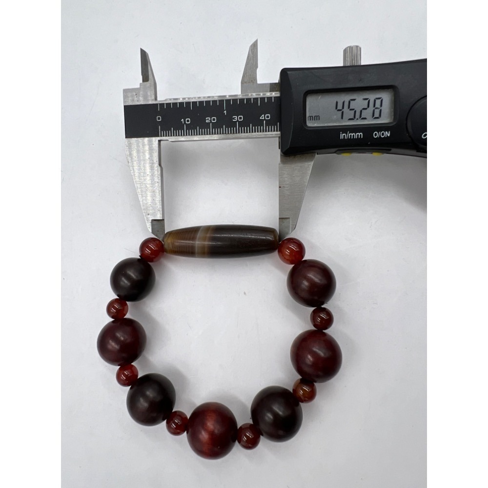 道法自然西藏天珠原礦管珠檀木圓珠串串祈願妙吉祥天珠手鍊巧妙紅色系組合是今年順心如意逢凶化吉之天象實物早期老天珠文物-細節圖7