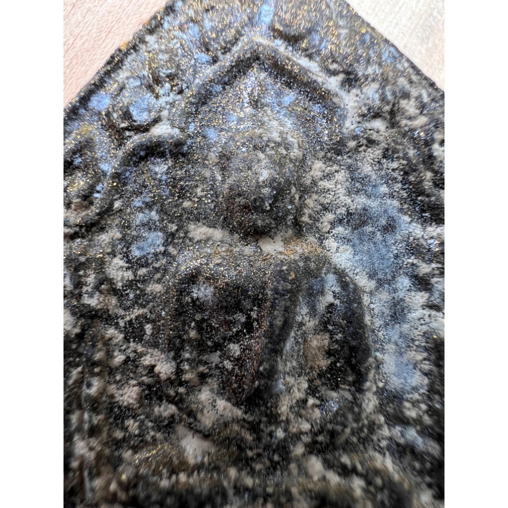 泰國名牌龍普Tim หลวงปู่ทิมPhra Khunpan龍普添坤平2515金冠符管袈裟珍藏版龍天護佑派古曼老佛牌-細節圖2