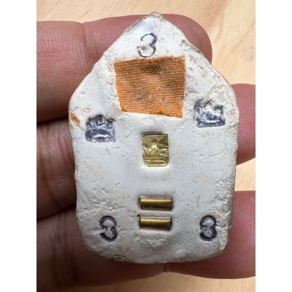 泰國名牌龍普Tim หลวงปู่ทิมPhra Khunpan龍普添坤平2515金冠符管袈裟珍藏版龍天護佑派古曼老佛牌-細節圖3