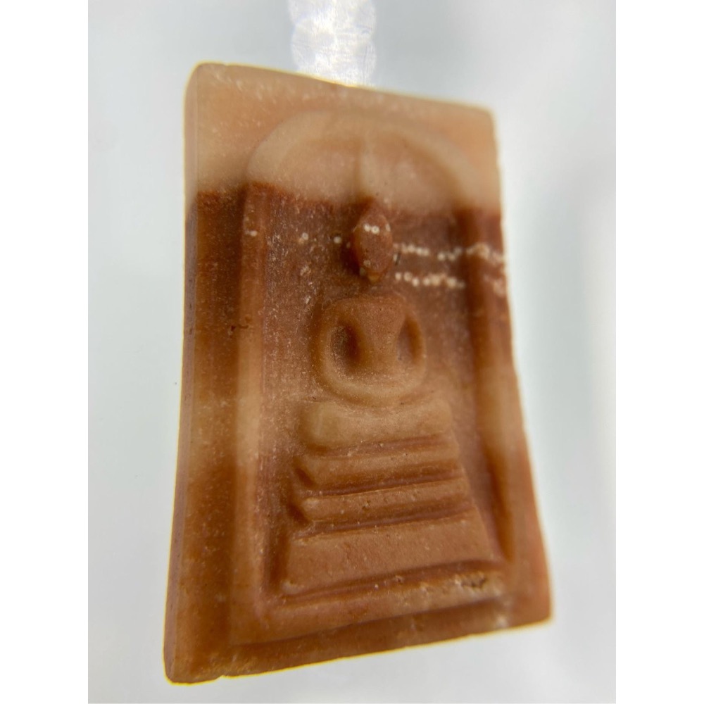 2015年新年求財開運祈福法會新莊慈悲四面佛寺請供回來之崇迪佛牌已圓滿由泰國僧人加持 此面泰國佛牌其用料看上去似舍利石-細節圖2