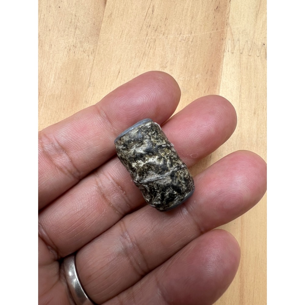 【傳世聖物】泰國 百年老符管 Takrut | 自然老漆皮殼 編織包線 | 風化感極佳 可能龍婆蜀風格 避險 刀槍不入-細節圖5