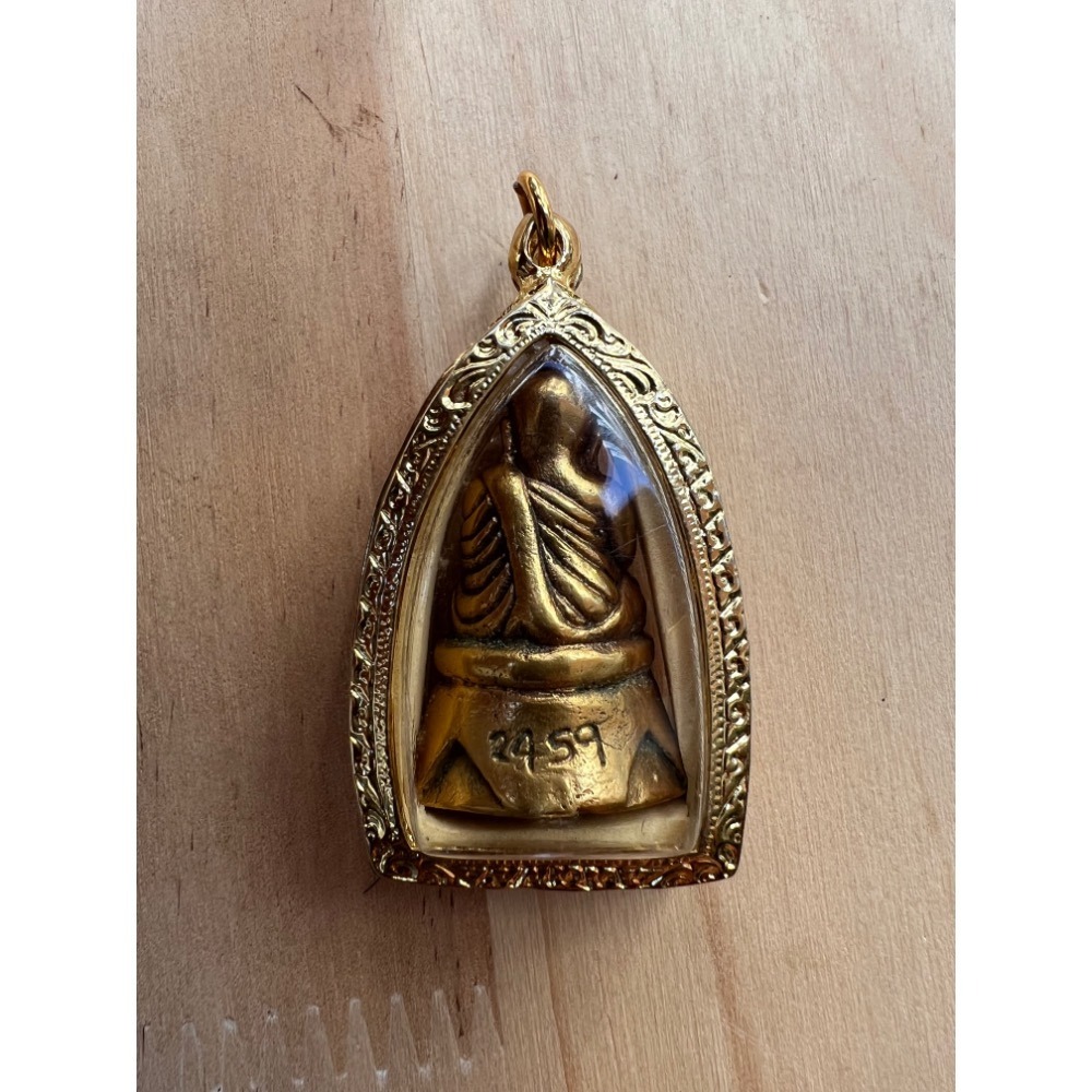 LP Ngern龍婆艮財佛招財聖物九大高僧龍婆銀財佛泰國老佛牌佛曆2459年稀少最貴 實品（瓦邦堪）皇室功德主版鎏金財佛-細節圖8