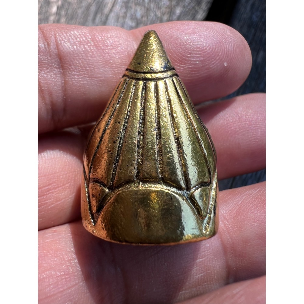 從仁波切手上請回來的大樂蓮師見解脫小佛像底部可裝藏 建議香粉 甘露 舍利或五寶 附泰國佛牌老殻裝著 供請者立馬可戴已加持-細節圖6