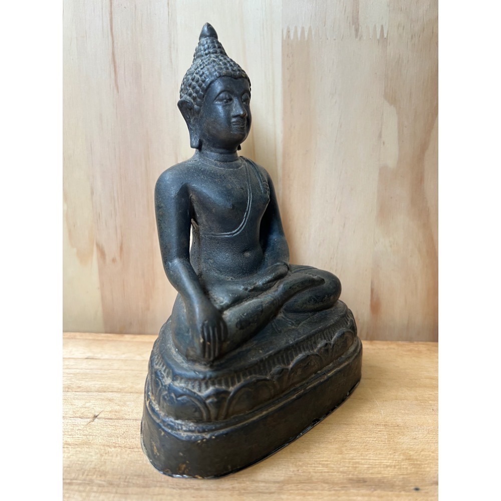 泰國古董老佛像南無本師釋迦牟尼佛供尊此尊有入神內已圓滿裝藏 釋尊佛像七寶銅能量強勁有力 是修法弟子們不可多得的南傳佛造像-細節圖4