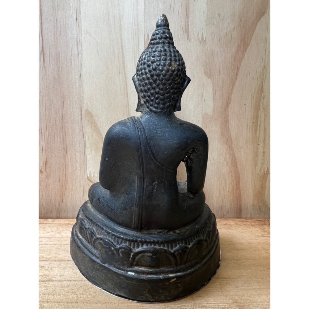 泰國古董老佛像南無本師釋迦牟尼佛供尊此尊有入神內已圓滿裝藏 釋尊佛像七寶銅能量強勁有力 是修法弟子們不可多得的南傳佛造像-細節圖5