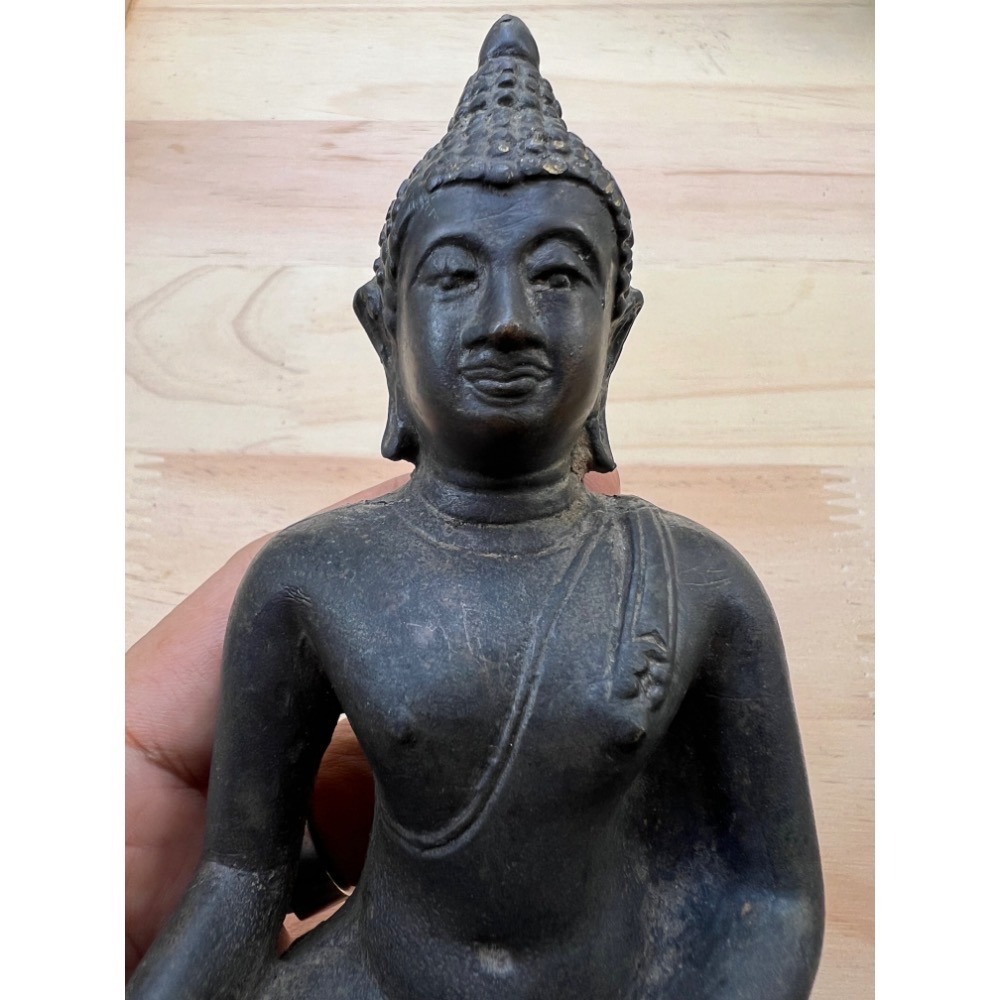 泰國古董老佛像南無本師釋迦牟尼佛供尊此尊有入神內已圓滿裝藏 釋尊佛像七寶銅能量強勁有力 是修法弟子們不可多得的南傳佛造像-細節圖10