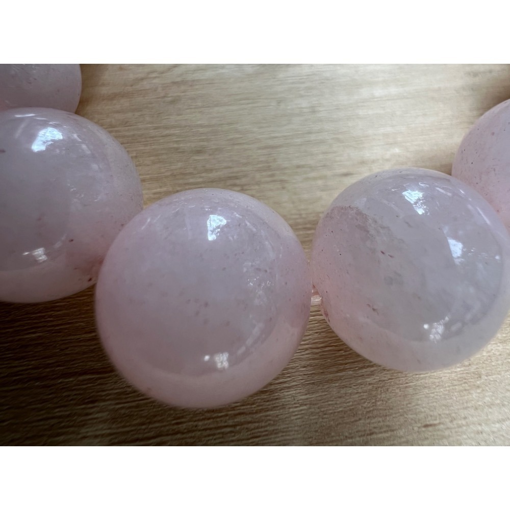 老大爺老貨粉水晶手錬單顆直徑約14mm粉亮內呈現有水晶礦的紋路可見站長精挑細選過的顆顆美讓招桃花運更美滿幸福照片為樣品-細節圖6